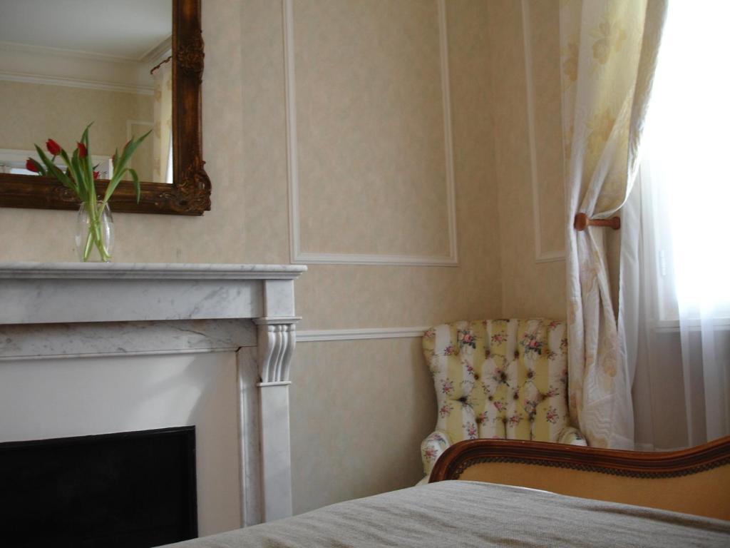 Chateau Beau Jardin Hotell Gaillan-en-Médoc Rum bild