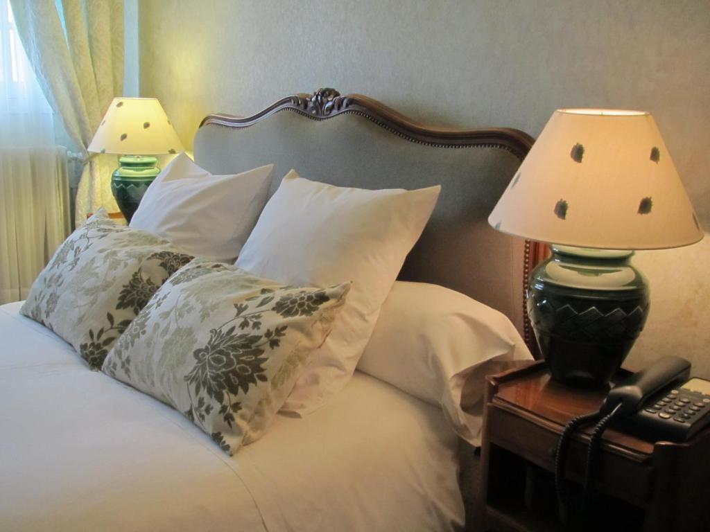 Chateau Beau Jardin Hotell Gaillan-en-Médoc Rum bild