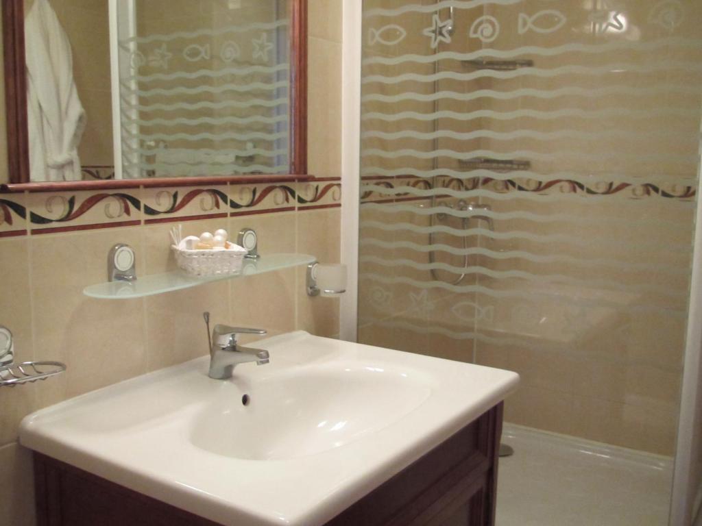 Chateau Beau Jardin Hotell Gaillan-en-Médoc Rum bild